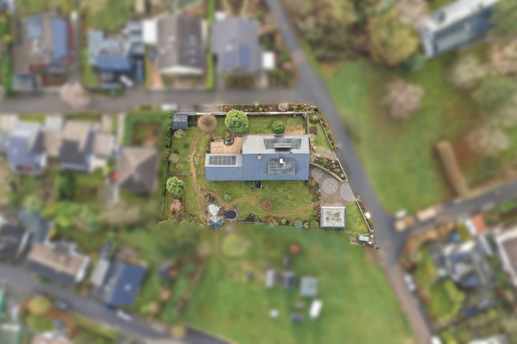 Gütelhöfer Immobilien - Immobilienangebot - Rheinbach / Todenfeld - Alle - Exklusives Anwesen mit Innenpool und Weitblick über die Voreifel auf einem 1.786m² Traumgrundstück!
