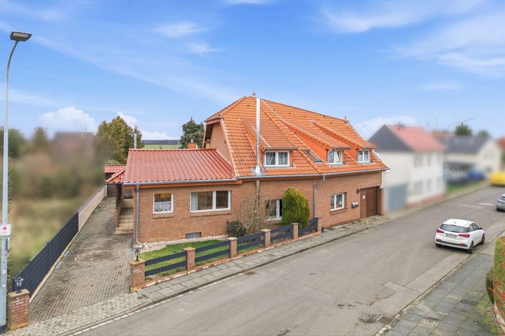 Gütelhöfer Immobilien - Immobilienangebot - Swisttal / Odendorf - Alle - Gebäudeensemble mit 3 Wohneinheiten und vielen Möglichkeiten auf 2.383 m² Grund in Odendorf