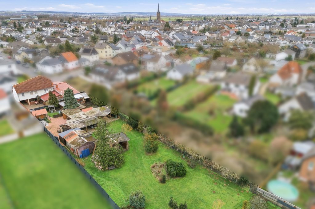 Gütelhöfer Immobilien - Immobilienangebot - Swisttal / Odendorf - Alle - Gebäudeensemble mit 3 Wohneinheiten und vielen Möglichkeiten auf 2.383 m² Grund in Odendorf