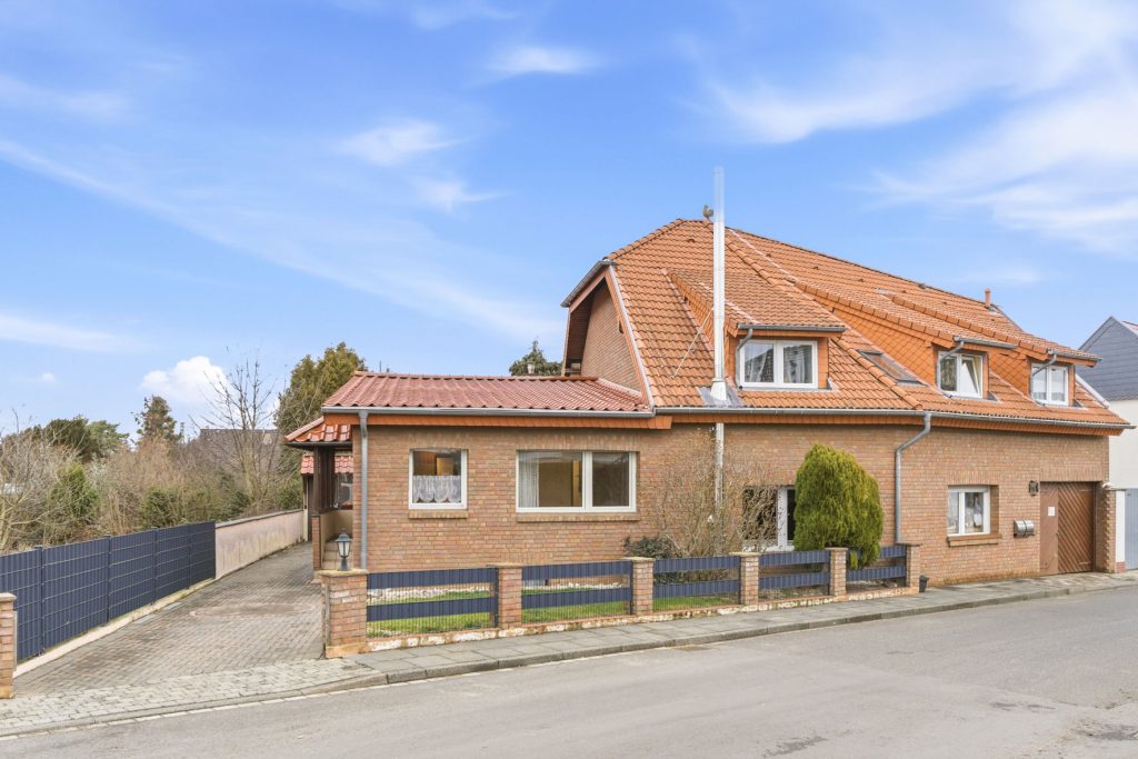 Gütelhöfer Immobilien - Immobilienangebot - Swisttal / Odendorf - Alle - Gebäudeensemble mit 3 Wohneinheiten und vielen Möglichkeiten auf 2.383 m² Grund in Odendorf