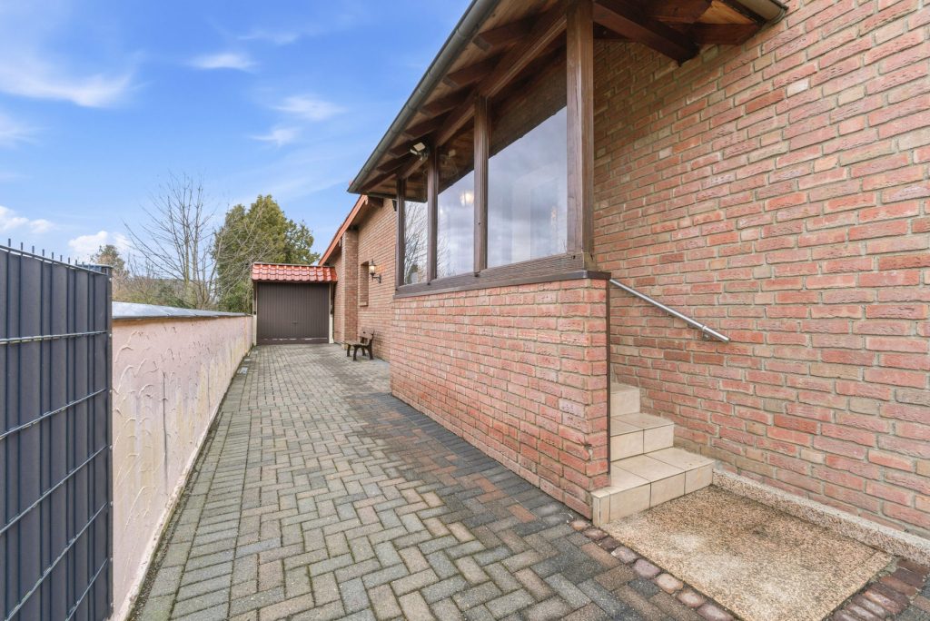 Gütelhöfer Immobilien - Immobilienangebot - Swisttal / Odendorf - Alle - Gebäudeensemble mit 3 Wohneinheiten und vielen Möglichkeiten auf 2.383 m² Grund in Odendorf