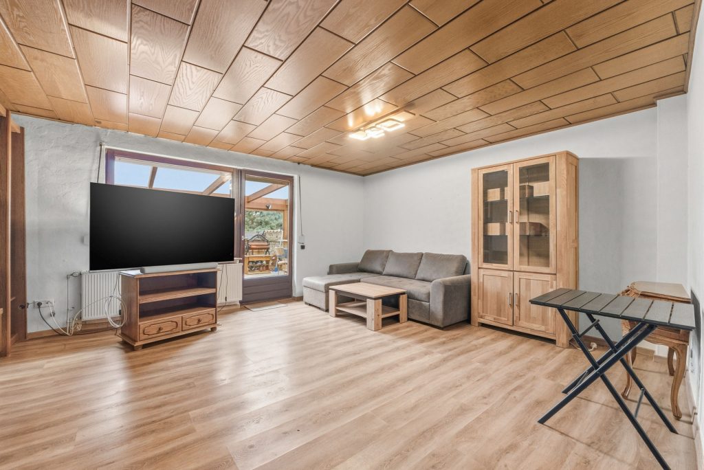 Gütelhöfer Immobilien - Immobilienangebot - Swisttal / Odendorf - Alle - Gebäudeensemble mit 3 Wohneinheiten und vielen Möglichkeiten auf 2.383 m² Grund in Odendorf