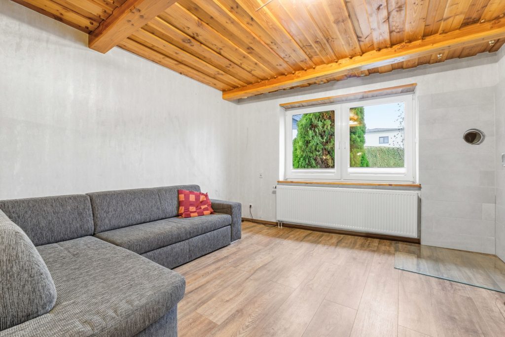 Gütelhöfer Immobilien - Immobilienangebot - Swisttal / Odendorf - Alle - Gebäudeensemble mit 3 Wohneinheiten und vielen Möglichkeiten auf 2.383 m² Grund in Odendorf