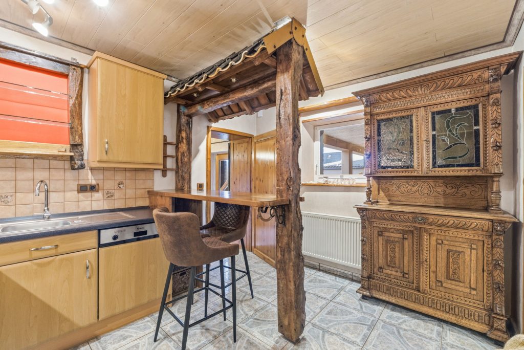 Gütelhöfer Immobilien - Immobilienangebot - Swisttal / Odendorf - Alle - Gebäudeensemble mit 3 Wohneinheiten und vielen Möglichkeiten auf 2.383 m² Grund in Odendorf