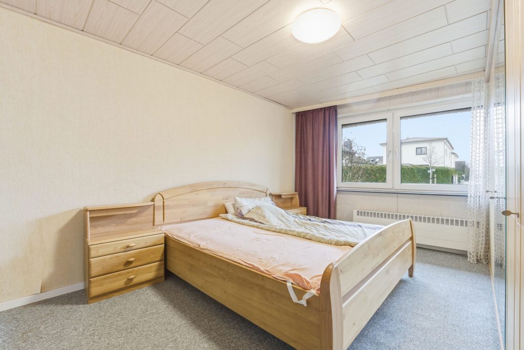Gütelhöfer Immobilien - Immobilienangebot - Swisttal / Odendorf - Alle - Gebäudeensemble mit 3 Wohneinheiten und vielen Möglichkeiten auf 2.383 m² Grund in Odendorf