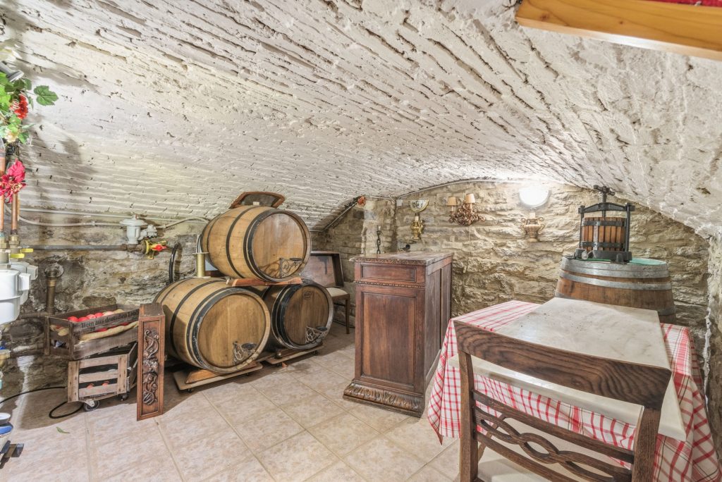 Gütelhöfer Immobilien - Immobilienangebot - Swisttal / Odendorf - Alle - Gebäudeensemble mit 3 Wohneinheiten und vielen Möglichkeiten auf 2.383 m² Grund in Odendorf