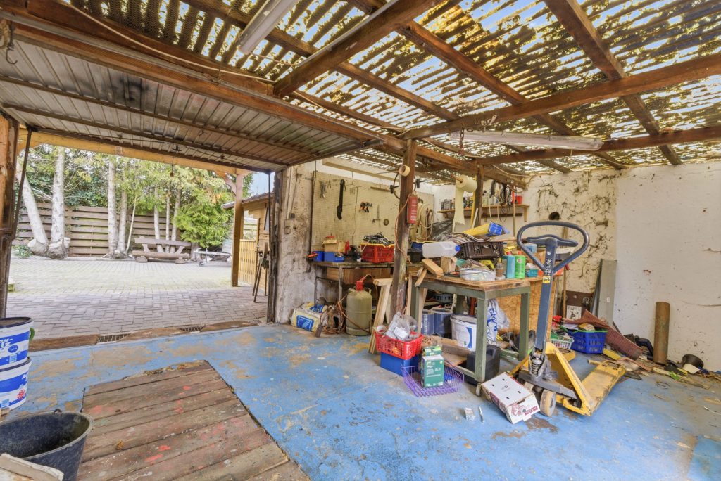 Gütelhöfer Immobilien - Immobilienangebot - Swisttal / Odendorf - Alle - Gebäudeensemble mit 3 Wohneinheiten und vielen Möglichkeiten auf 2.383 m² Grund in Odendorf