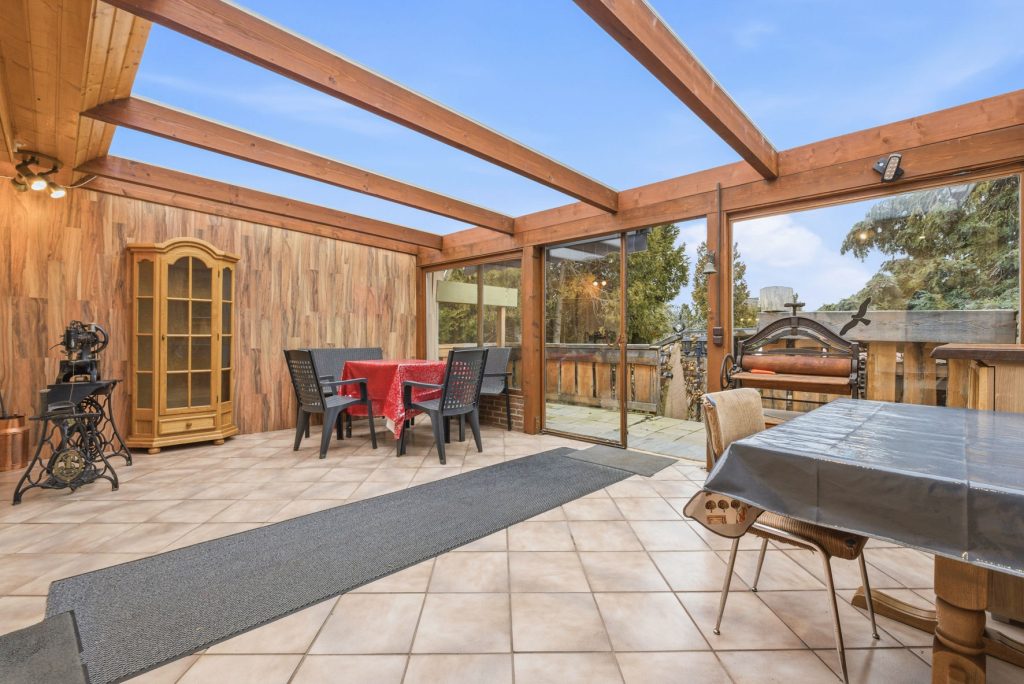 Gütelhöfer Immobilien - Immobilienangebot - Swisttal / Odendorf - Alle - Gebäudeensemble mit 3 Wohneinheiten und vielen Möglichkeiten auf 2.383 m² Grund in Odendorf