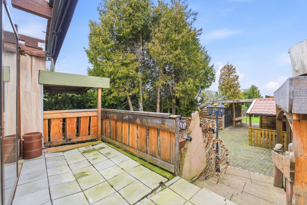 Gütelhöfer Immobilien - Immobilienangebot - Swisttal / Odendorf - Alle - Gebäudeensemble mit 3 Wohneinheiten und vielen Möglichkeiten auf 2.383 m² Grund in Odendorf