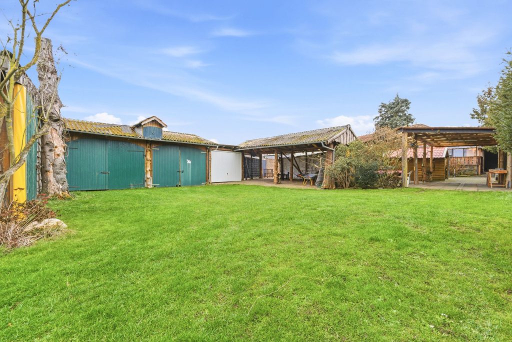 Gütelhöfer Immobilien - Immobilienangebot - Swisttal / Odendorf - Alle - Gebäudeensemble mit 3 Wohneinheiten und vielen Möglichkeiten auf 2.383 m² Grund in Odendorf