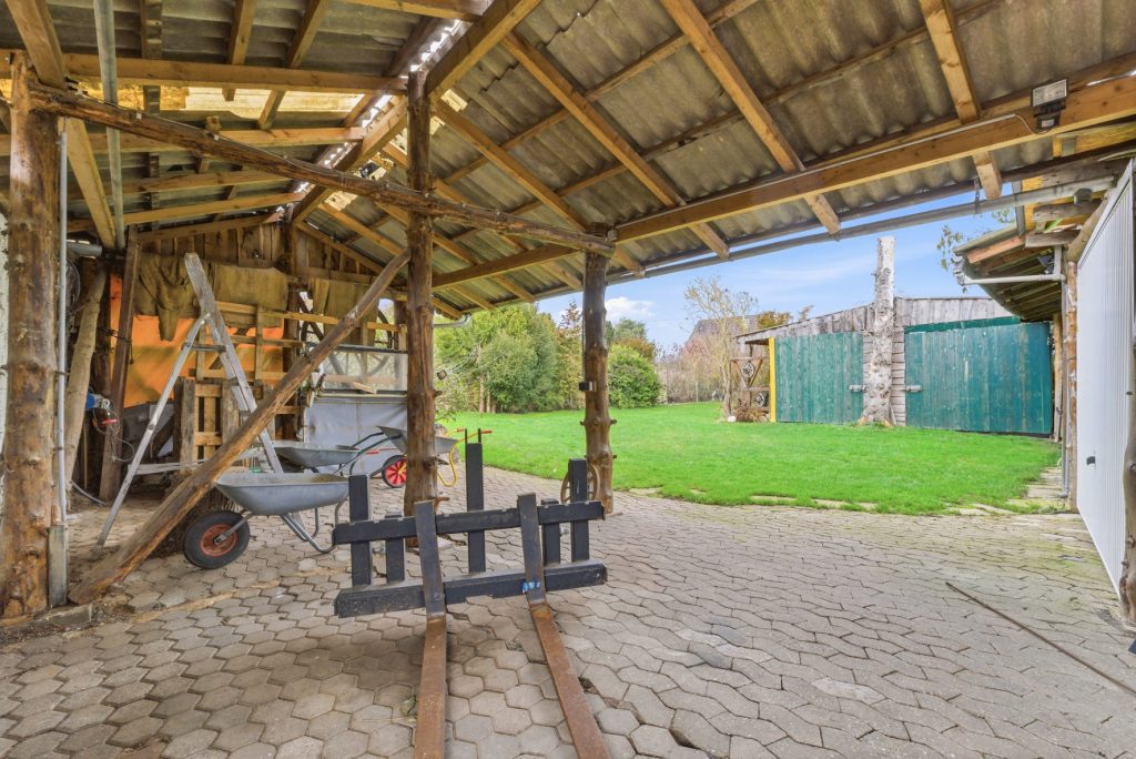 Gütelhöfer Immobilien - Immobilienangebot - Swisttal / Odendorf - Alle - Gebäudeensemble mit 3 Wohneinheiten und vielen Möglichkeiten auf 2.383 m² Grund in Odendorf