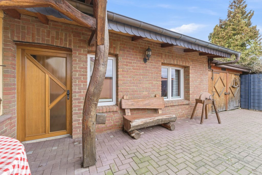 Gütelhöfer Immobilien - Immobilienangebot - Swisttal / Odendorf - Alle - Gebäudeensemble mit 3 Wohneinheiten und vielen Möglichkeiten auf 2.383 m² Grund in Odendorf