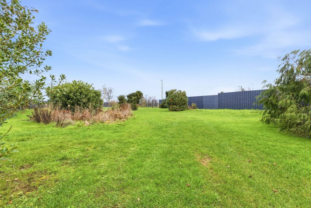 Gütelhöfer Immobilien - Immobilienangebot - Swisttal / Odendorf - Alle - Gebäudeensemble mit 3 Wohneinheiten und vielen Möglichkeiten auf 2.383 m² Grund in Odendorf