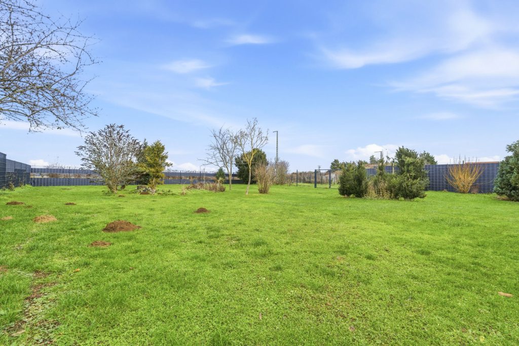 Gütelhöfer Immobilien - Immobilienangebot - Swisttal / Odendorf - Alle - Gebäudeensemble mit 3 Wohneinheiten und vielen Möglichkeiten auf 2.383 m² Grund in Odendorf