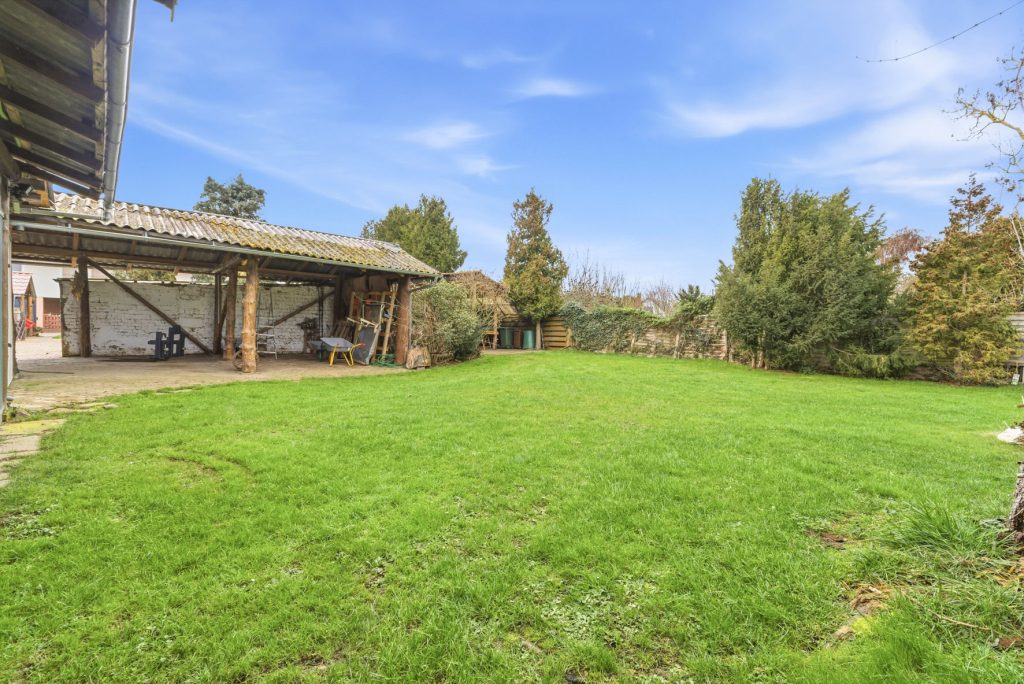 Gütelhöfer Immobilien - Immobilienangebot - Swisttal / Odendorf - Alle - Gebäudeensemble mit 3 Wohneinheiten und vielen Möglichkeiten auf 2.383 m² Grund in Odendorf