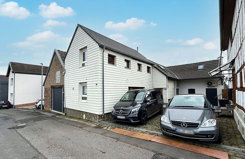 Gütelhöfer Immobilien - Immobilienangebot - Bornheim / Merten - Alle - Charmantes kleines Haus mit moderner Ausstattung, Einbauküche und Stellplatz in Bornheim-Merten