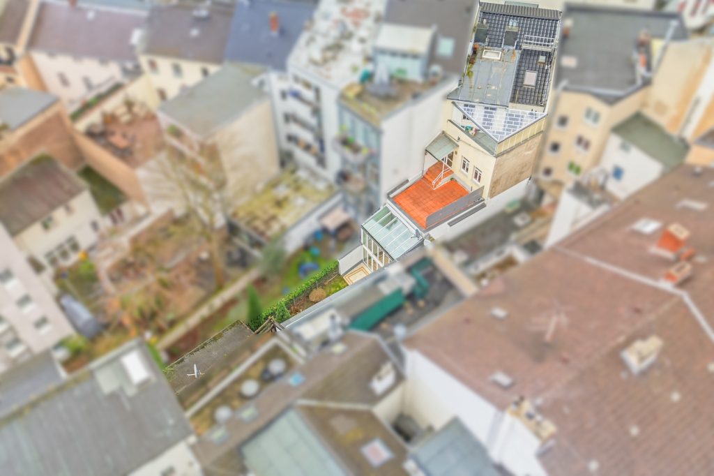 Gütelhöfer Immobilien - Immobilienangebot - Bonn - Alle - Stilvolles Gründerzeithaus mit 341m² Wohnfläche verteilt auf drei Wohneinheiten im Bonner Zentrum