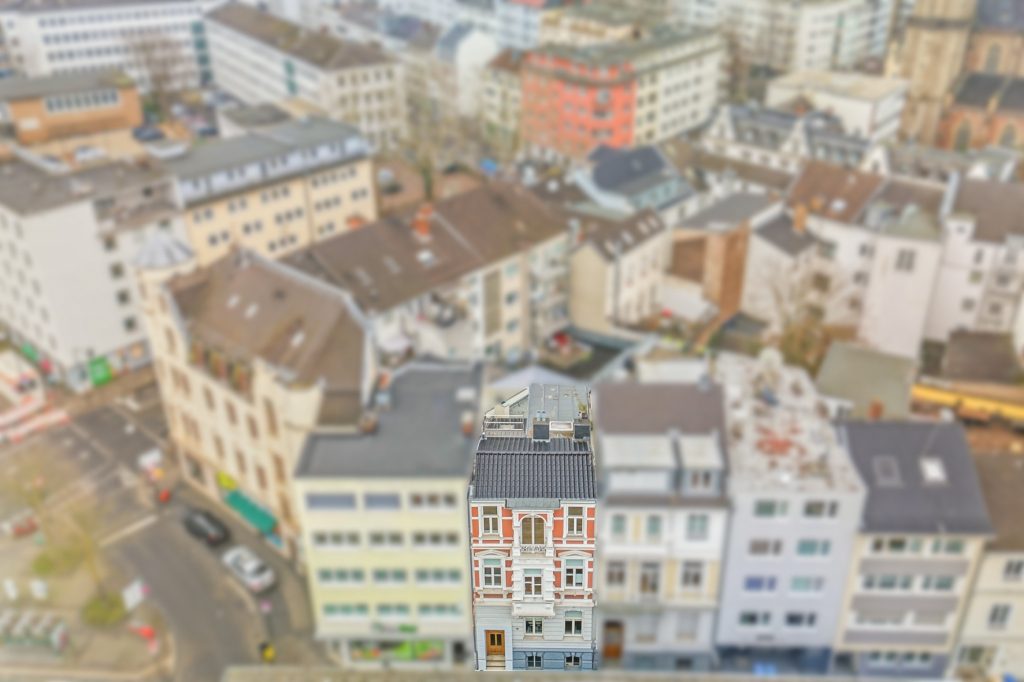 Gütelhöfer Immobilien - Immobilienangebot - Bonn - Alle - Stilvolles Gründerzeithaus mit 341m² Wohnfläche verteilt auf drei Wohneinheiten im Bonner Zentrum