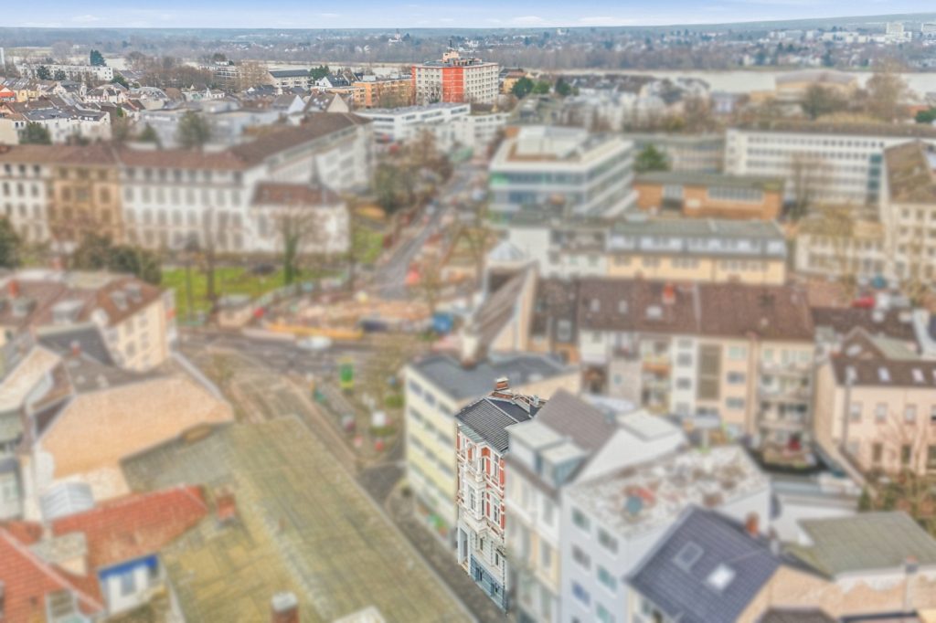 Gütelhöfer Immobilien - Immobilienangebot - Bonn - Alle - Stilvolles Gründerzeithaus mit 341m² Wohnfläche verteilt auf drei Wohneinheiten im Bonner Zentrum