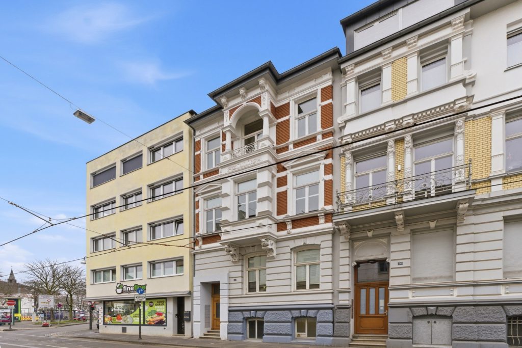 Gütelhöfer Immobilien - Immobilienangebot - Bonn - Alle - Stilvolles Gründerzeithaus mit 341m² Wohnfläche verteilt auf drei Wohneinheiten im Bonner Zentrum