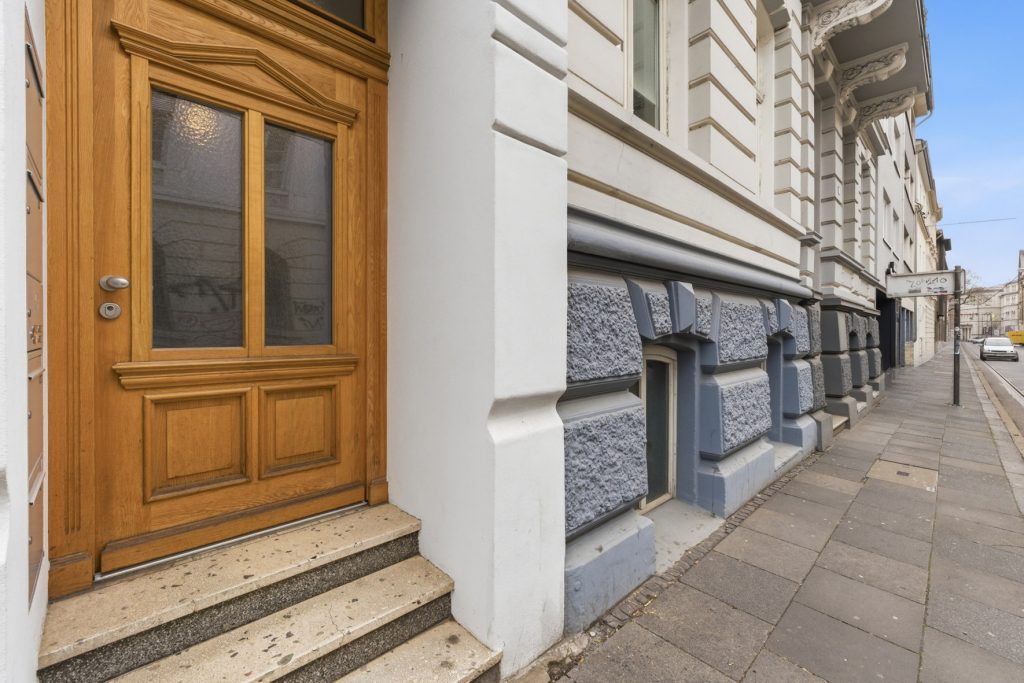 Gütelhöfer Immobilien - Immobilienangebot - Bonn - Alle - Stilvolles Gründerzeithaus mit 341m² Wohnfläche verteilt auf drei Wohneinheiten im Bonner Zentrum