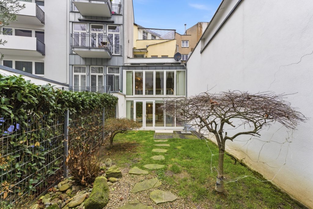 Gütelhöfer Immobilien - Immobilienangebot - Bonn - Alle - Stilvolles Gründerzeithaus mit 341m² Wohnfläche verteilt auf drei Wohneinheiten im Bonner Zentrum
