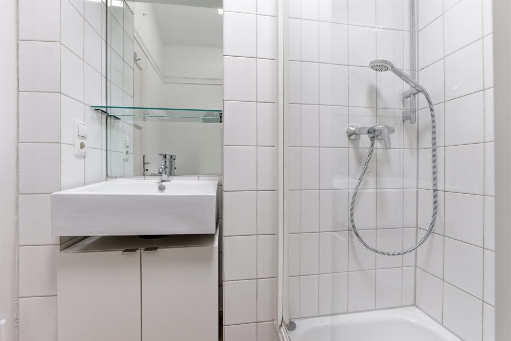 Gütelhöfer Immobilien - Immobilienangebot - Bonn - Alle - Stilvolles Gründerzeithaus mit 341m² Wohnfläche verteilt auf drei Wohneinheiten im Bonner Zentrum