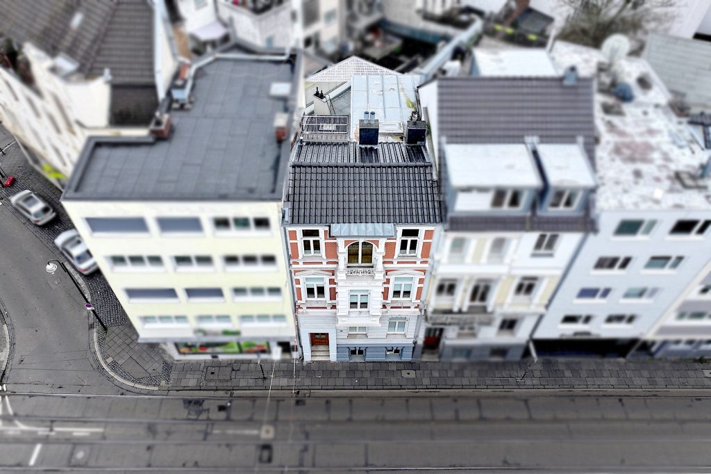 Gütelhöfer Immobilien - Immobilienangebot - Bonn - Alle - Stilvolles Gründerzeithaus mit 341m² Wohnfläche verteilt auf drei Wohneinheiten im Bonner Zentrum