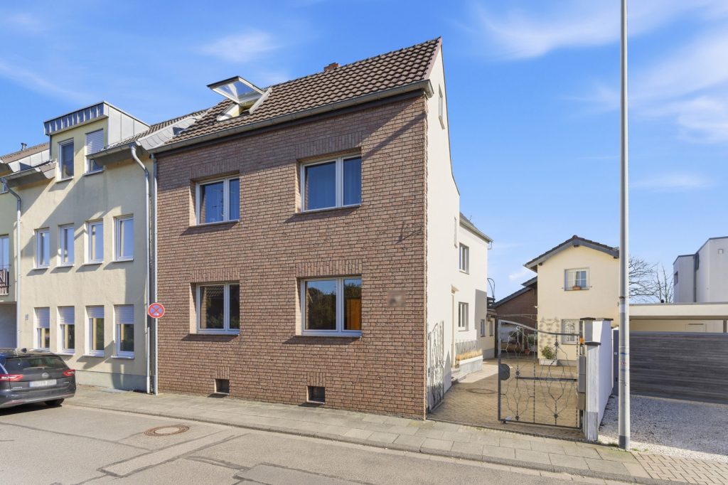 Gütelhöfer Immobilien - Immobilienangebot - Bornheim / Widdig - Alle - Für Generationen! 2 Wohnhäuser auf einem Grundstück in unmittelbarer Rheinnähe von Bornheim / Widdig
