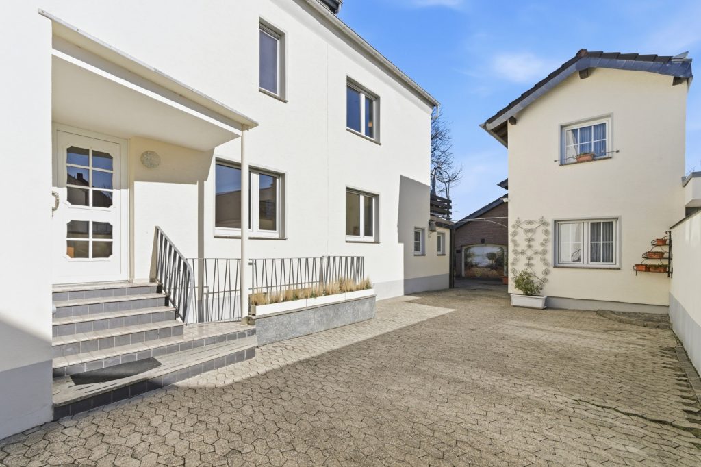 Gütelhöfer Immobilien - Immobilienangebot - Bornheim / Widdig - Alle - Für Generationen! 2 Wohnhäuser auf einem Grundstück in unmittelbarer Rheinnähe von Bornheim / Widdig