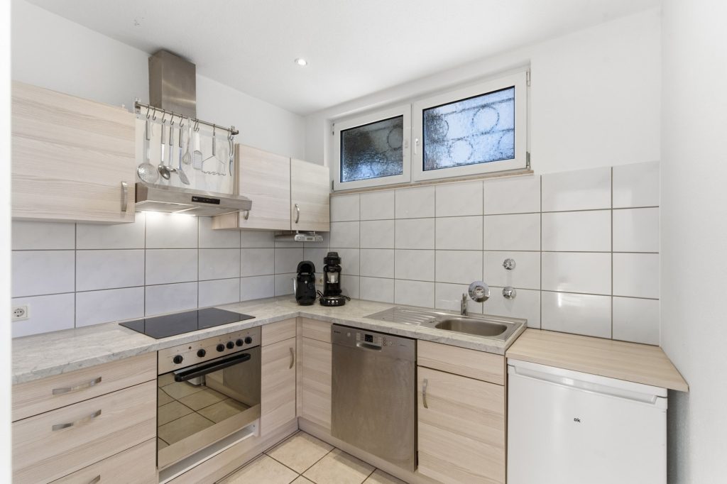 Gütelhöfer Immobilien - Immobilienangebot - Bornheim / Widdig - Alle - Für Generationen! 2 Wohnhäuser auf einem Grundstück in unmittelbarer Rheinnähe von Bornheim / Widdig