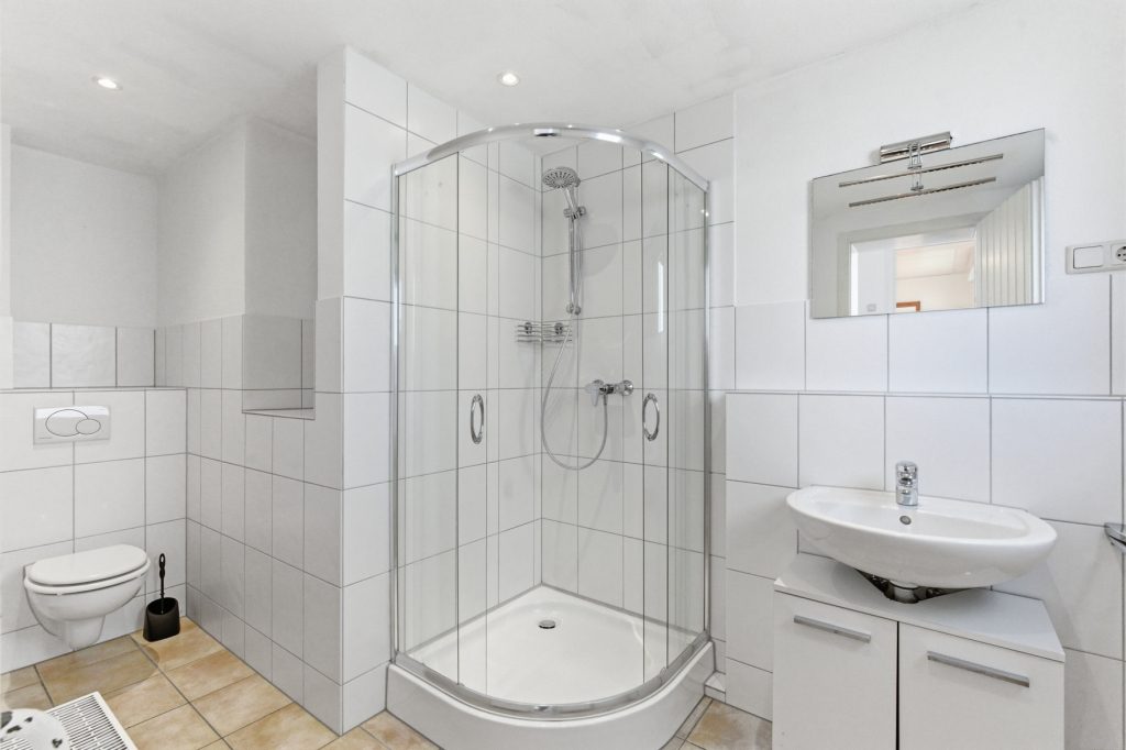Gütelhöfer Immobilien - Immobilienangebot - Bornheim / Widdig - Alle - Für Generationen! 2 Wohnhäuser auf einem Grundstück in unmittelbarer Rheinnähe von Bornheim / Widdig