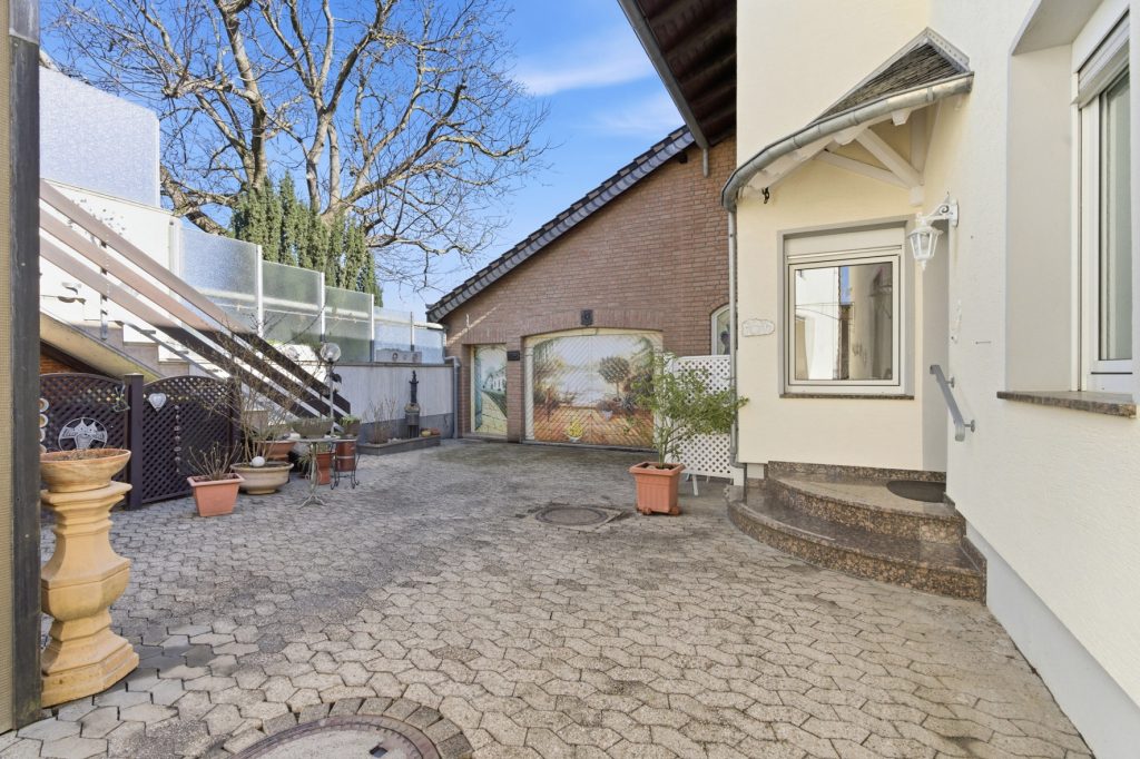 Gütelhöfer Immobilien - Immobilienangebot - Bornheim / Widdig - Alle - Für Generationen! 2 Wohnhäuser auf einem Grundstück in unmittelbarer Rheinnähe von Bornheim / Widdig