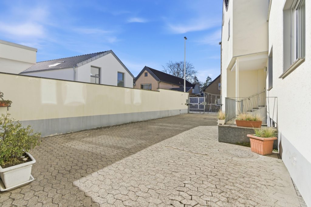 Gütelhöfer Immobilien - Immobilienangebot - Bornheim / Widdig - Alle - Für Generationen! 2 Wohnhäuser auf einem Grundstück in unmittelbarer Rheinnähe von Bornheim / Widdig