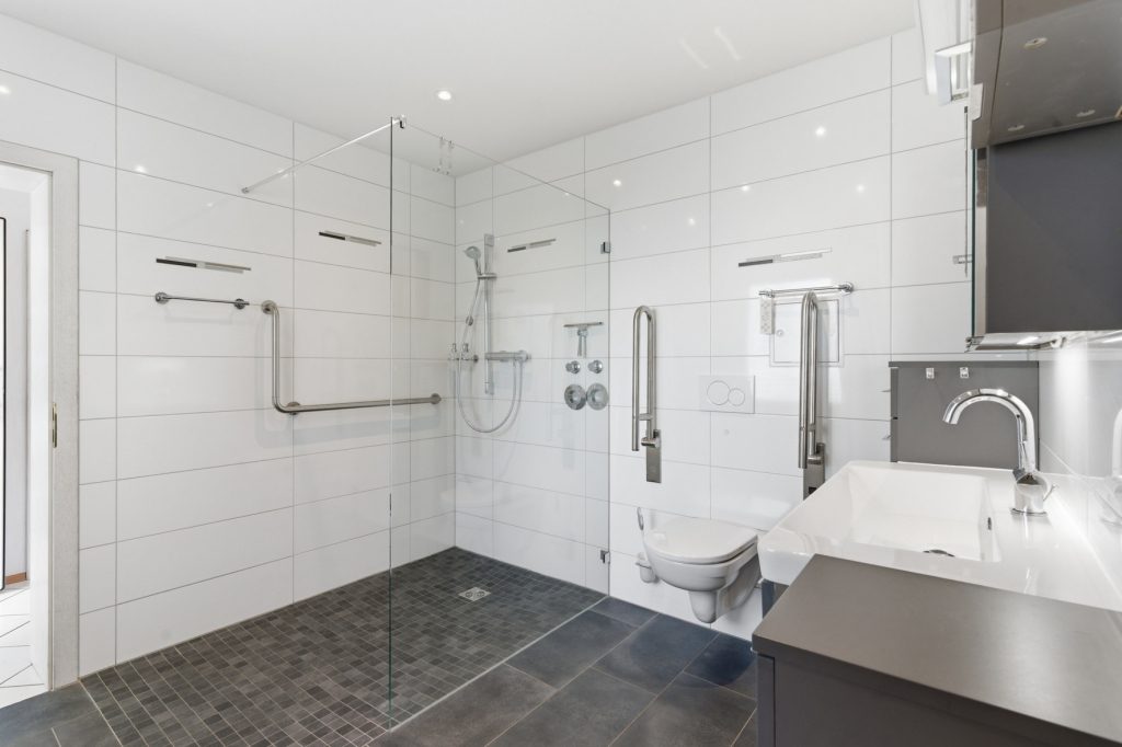 Gütelhöfer Immobilien - Immobilienangebot - Bornheim / Widdig - Alle - Für Generationen! 2 Wohnhäuser auf einem Grundstück in unmittelbarer Rheinnähe von Bornheim / Widdig