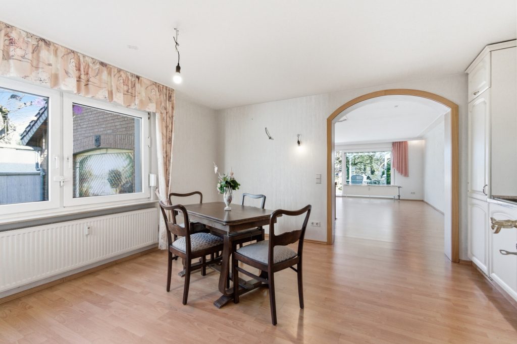 Gütelhöfer Immobilien - Immobilienangebot - Bornheim / Widdig - Alle - Für Generationen! 2 Wohnhäuser auf einem Grundstück in unmittelbarer Rheinnähe von Bornheim / Widdig