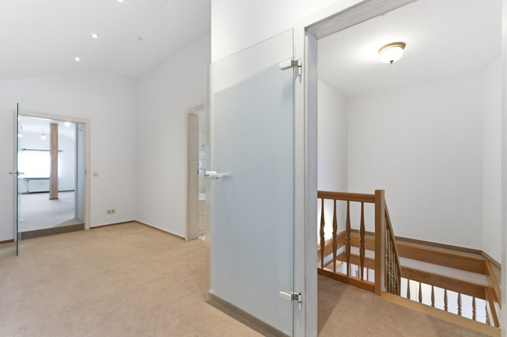 Gütelhöfer Immobilien - Immobilienangebot - Bornheim / Widdig - Alle - Für Generationen! 2 Wohnhäuser auf einem Grundstück in unmittelbarer Rheinnähe von Bornheim / Widdig
