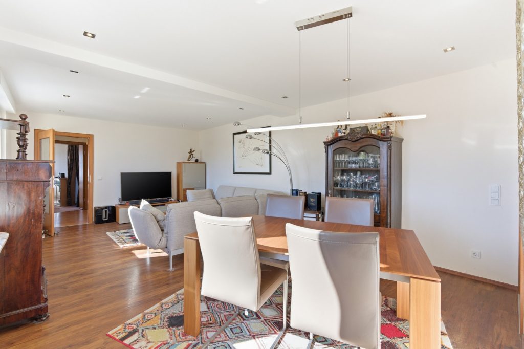 Gütelhöfer Immobilien - Immobilienangebot - Bornheim / Widdig - Alle - Für Generationen! 2 Wohnhäuser auf einem Grundstück in unmittelbarer Rheinnähe von Bornheim / Widdig