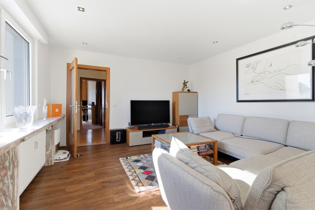 Gütelhöfer Immobilien - Immobilienangebot - Bornheim / Widdig - Alle - Für Generationen! 2 Wohnhäuser auf einem Grundstück in unmittelbarer Rheinnähe von Bornheim / Widdig