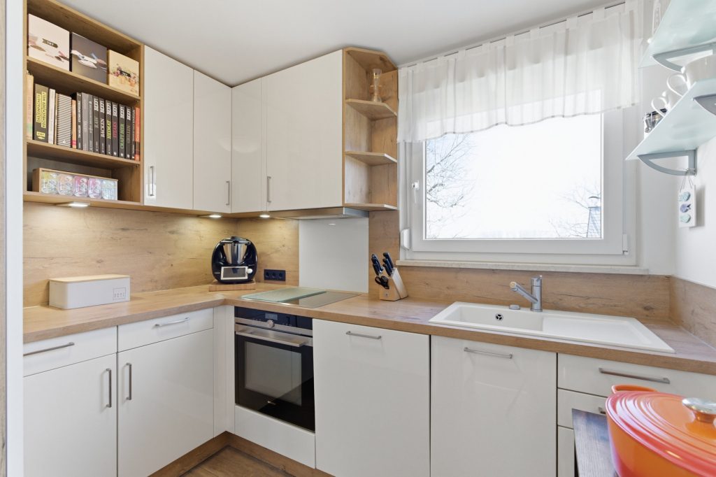 Gütelhöfer Immobilien - Immobilienangebot - Bornheim / Widdig - Alle - Für Generationen! 2 Wohnhäuser auf einem Grundstück in unmittelbarer Rheinnähe von Bornheim / Widdig