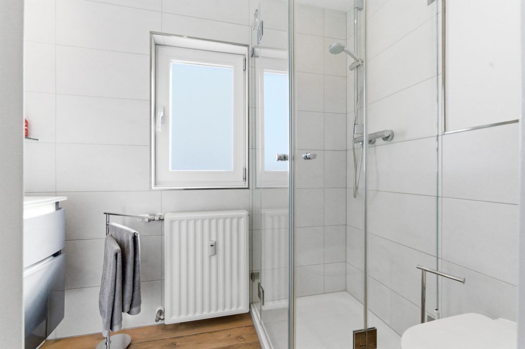 Gütelhöfer Immobilien - Immobilienangebot - Bornheim / Widdig - Alle - Für Generationen! 2 Wohnhäuser auf einem Grundstück in unmittelbarer Rheinnähe von Bornheim / Widdig