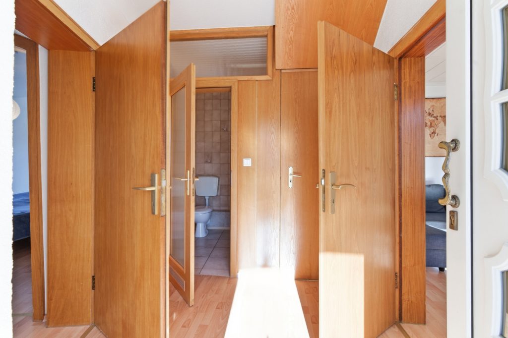 Gütelhöfer Immobilien - Immobilienangebot - Bornheim / Widdig - Alle - Für Generationen! 2 Wohnhäuser auf einem Grundstück in unmittelbarer Rheinnähe von Bornheim / Widdig