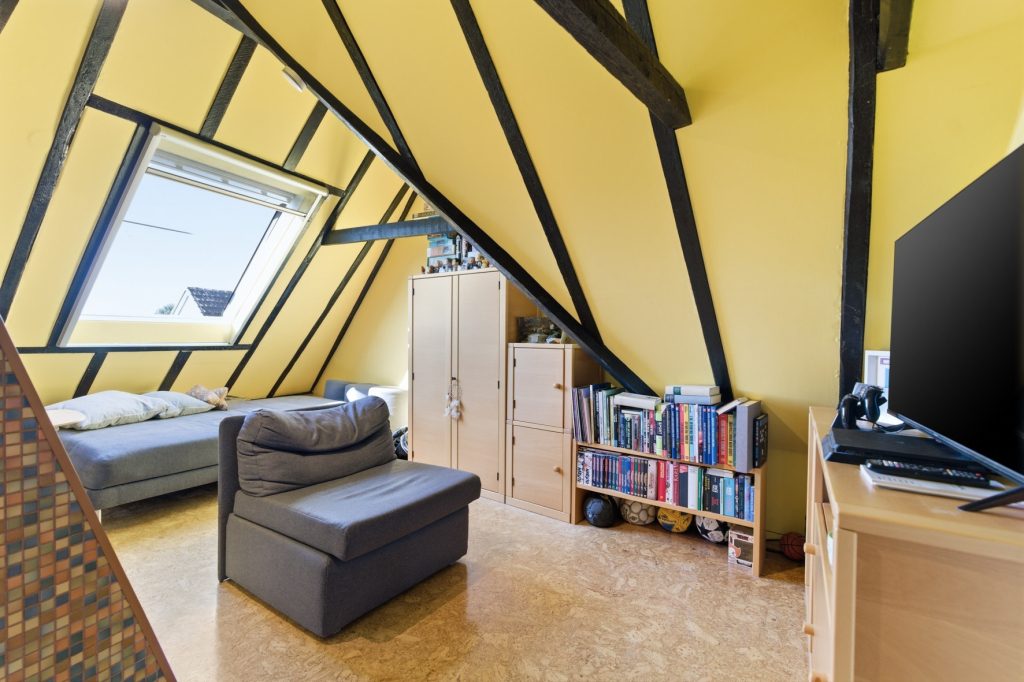 Gütelhöfer Immobilien - Immobilienangebot - Bornheim / Widdig - Alle - Für Generationen! 2 Wohnhäuser auf einem Grundstück in unmittelbarer Rheinnähe von Bornheim / Widdig