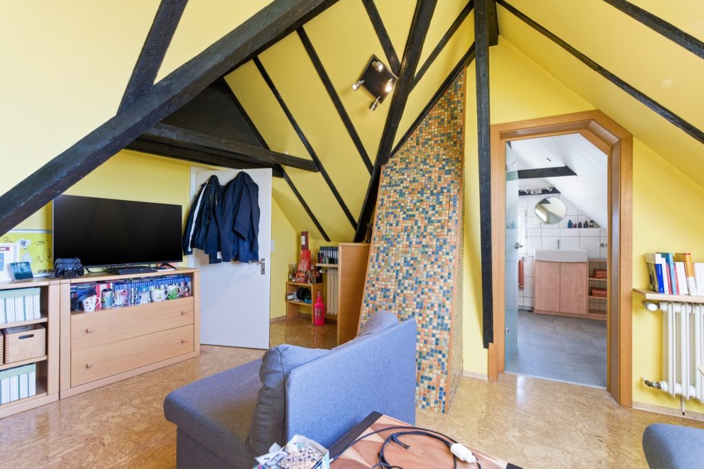 Gütelhöfer Immobilien - Immobilienangebot - Bornheim / Widdig - Alle - Für Generationen! 2 Wohnhäuser auf einem Grundstück in unmittelbarer Rheinnähe von Bornheim / Widdig