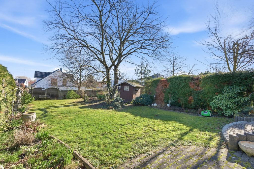 Gütelhöfer Immobilien - Immobilienangebot - Bornheim / Widdig - Alle - Für Generationen! 2 Wohnhäuser auf einem Grundstück in unmittelbarer Rheinnähe von Bornheim / Widdig