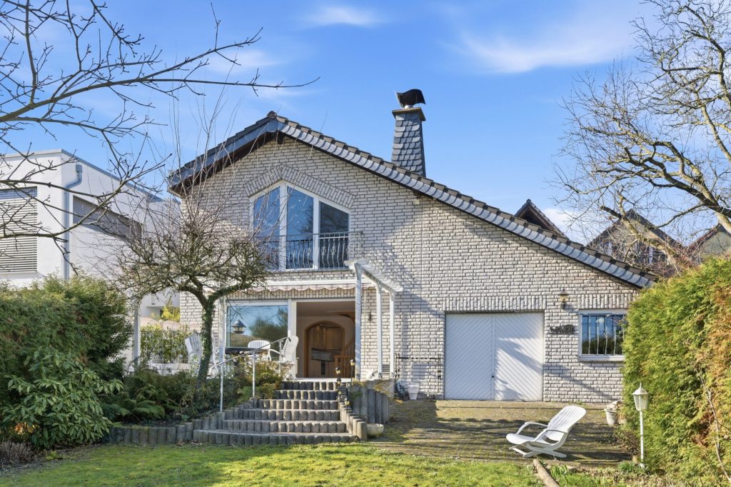 Gütelhöfer Immobilien - Immobilienangebot - Bornheim / Widdig - Alle - Für Generationen! 2 Wohnhäuser auf einem Grundstück in unmittelbarer Rheinnähe von Bornheim / Widdig