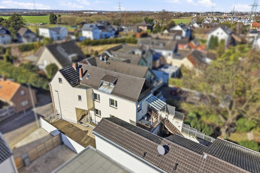 Gütelhöfer Immobilien - Immobilienangebot - Bornheim / Widdig - Alle - Für Generationen! 2 Wohnhäuser auf einem Grundstück in unmittelbarer Rheinnähe von Bornheim / Widdig