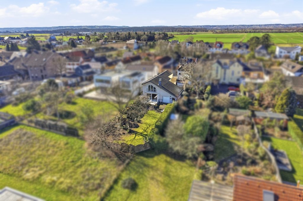 Gütelhöfer Immobilien - Immobilienangebot - Bornheim / Widdig - Alle - Für Generationen! 2 Wohnhäuser auf einem Grundstück in unmittelbarer Rheinnähe von Bornheim / Widdig