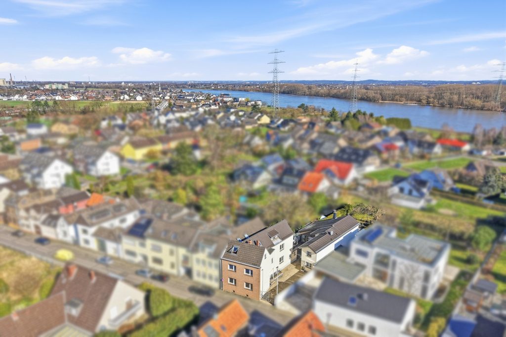 Gütelhöfer Immobilien - Immobilienangebot - Bornheim / Widdig - Alle - Für Generationen! 2 Wohnhäuser auf einem Grundstück in unmittelbarer Rheinnähe von Bornheim / Widdig