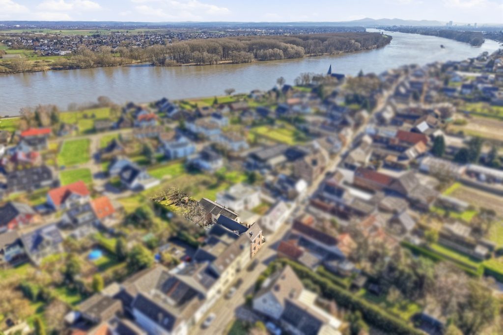 Gütelhöfer Immobilien - Immobilienangebot - Bornheim / Widdig - Alle - Für Generationen! 2 Wohnhäuser auf einem Grundstück in unmittelbarer Rheinnähe von Bornheim / Widdig